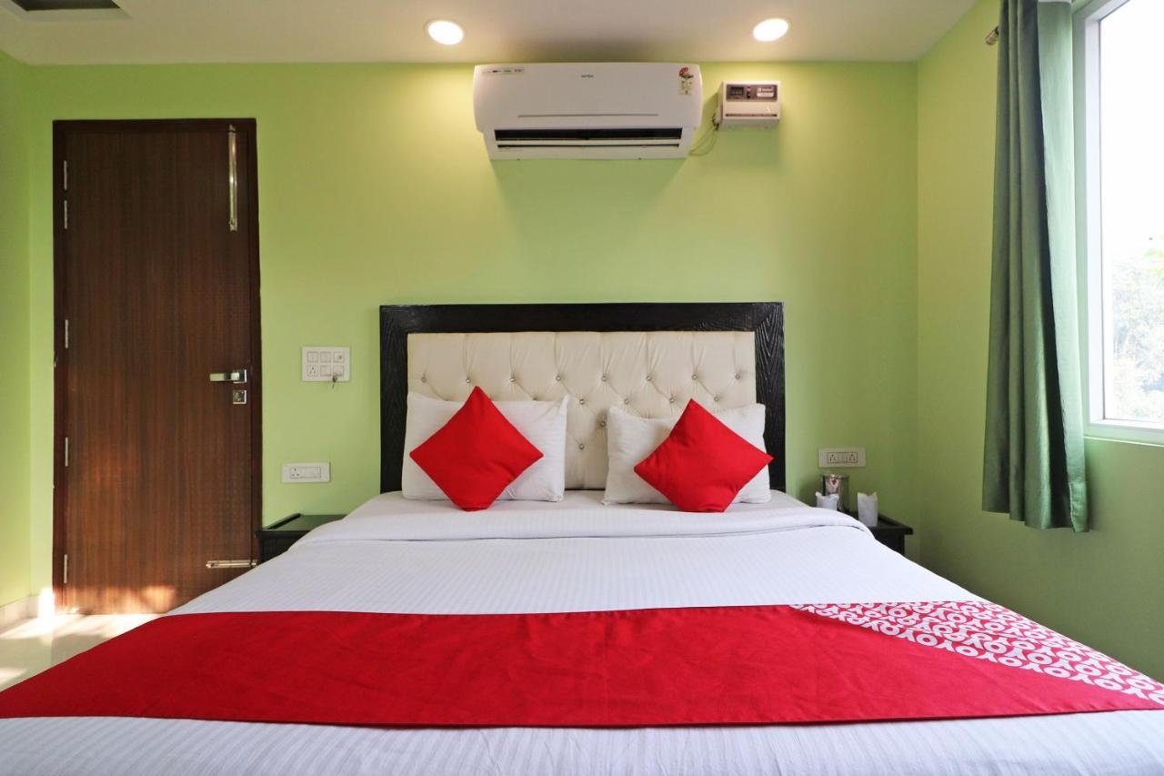 Oyo Mannat Residency Near Rohini Sector 18 Metro Station Hotel New Delhi Exterior photo